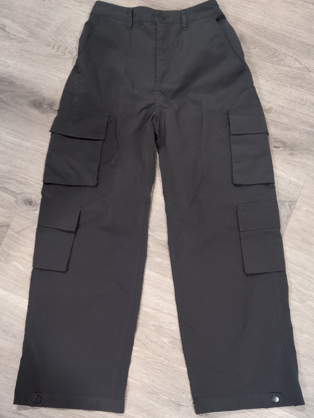 Love Tree Women's Grey Cargo Pants with Multi-Pocket Utility Design Medium